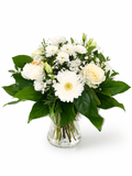 Lys buket med hvide blomster